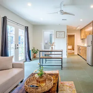 https://house-serene-1-bed-with-patio-sleeps-6.topanaheimhotels.com